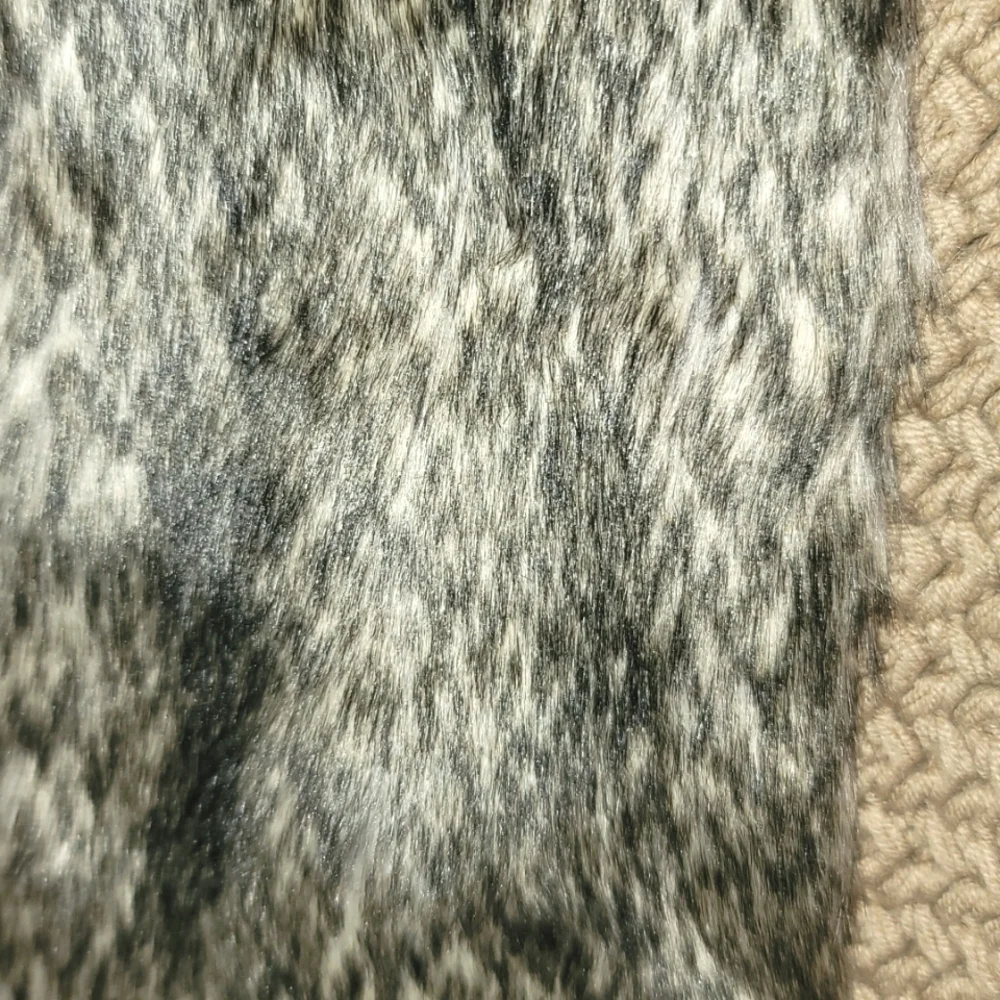 𝅺ann Taylor Fur Vest  NWT